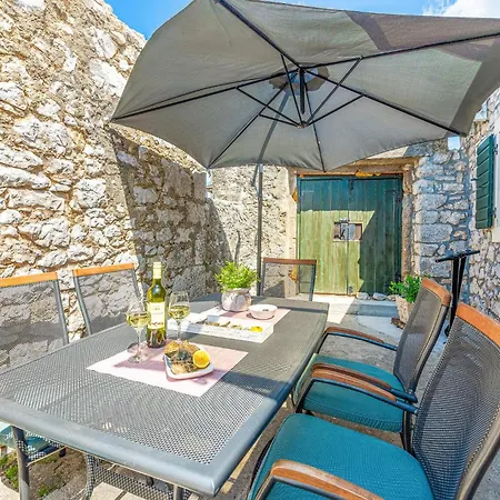 1 Bedroom Front In *