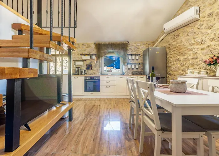 1 Bedroom Cozy In *