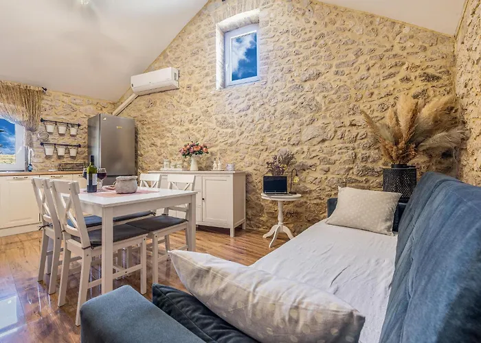 بيت للعطل 1 Bedroom Cozy In زاتون