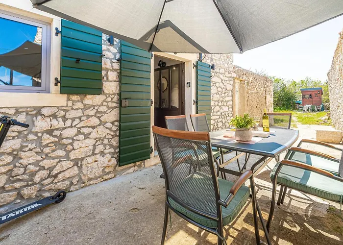 بيت للعطل 1 Bedroom Cozy In زاتون