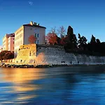 1 Bedroom Cozy In Hébergement de vacances