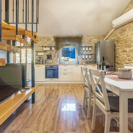 Strandhaus Mit 1 Schlafzimmer In *