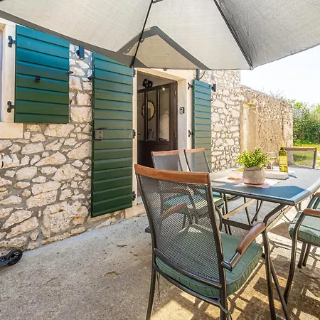 Ferienhaus Strandhaus Mit 1 Schlafzimmer In Zaton (Zadar)