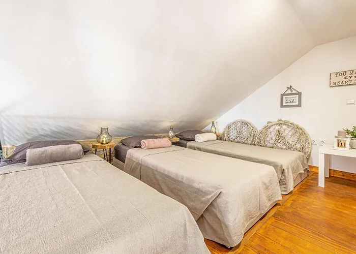 1 Bedroom Cozy In